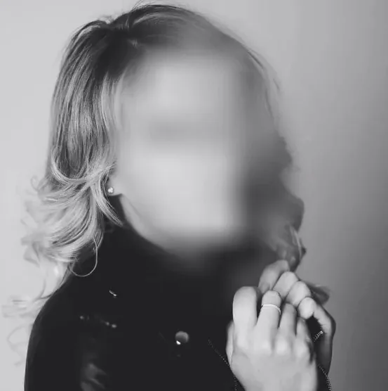 Alexandra, 33 anni